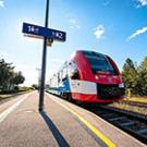 Personenzug an einem Bahnsteig. Foto: ÖBB